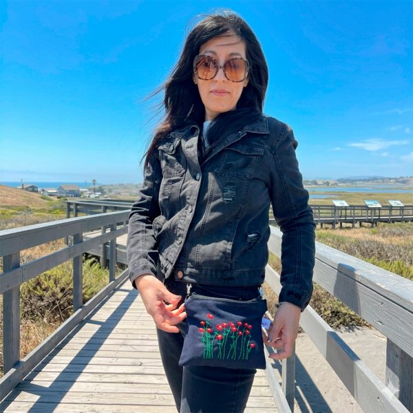 Cangurera Bordada a mano Celeste