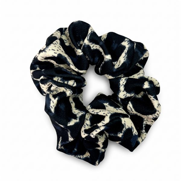 Maxi Scrunchie Patron Animal Print blanco y negro