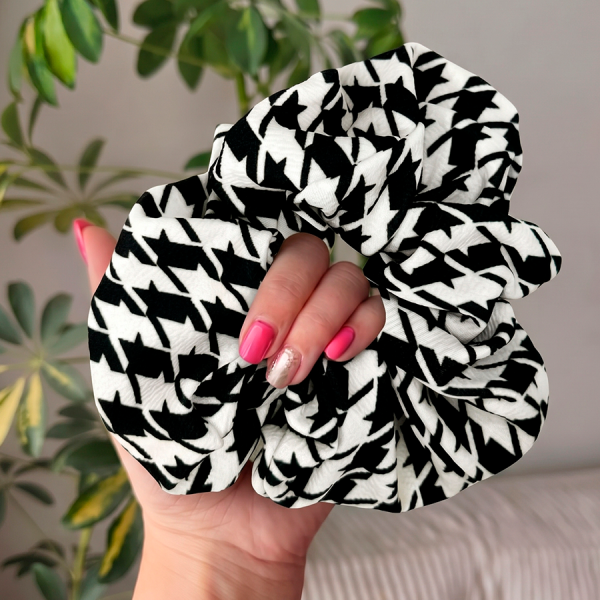 Maxi Scrunchie Patron Negro-Blanco